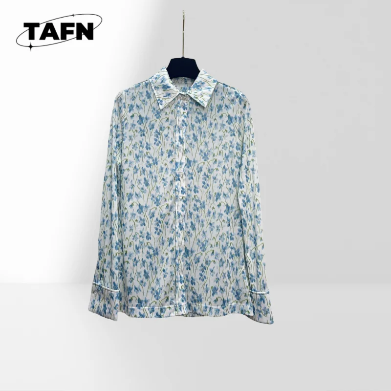 

Vintage-Inspired Cashmere Cardigan – Classic Design with Modern Comfort Cardigan – Luxurious Warmth for Casual Settings AH0233
