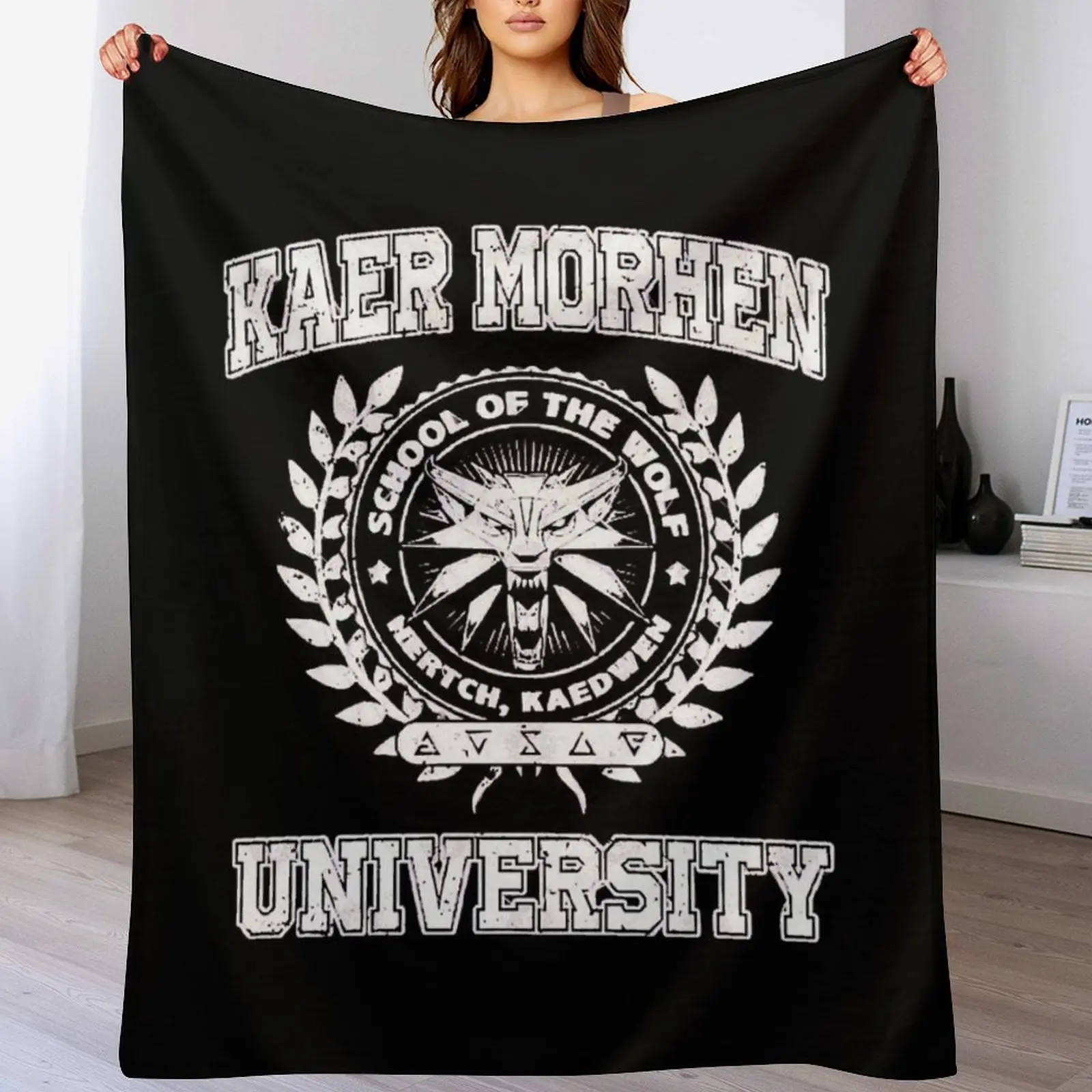 Kaer Morhen University T-Shirt Throw Blanket Cobertor macio para todas as condições climáticas para sofá