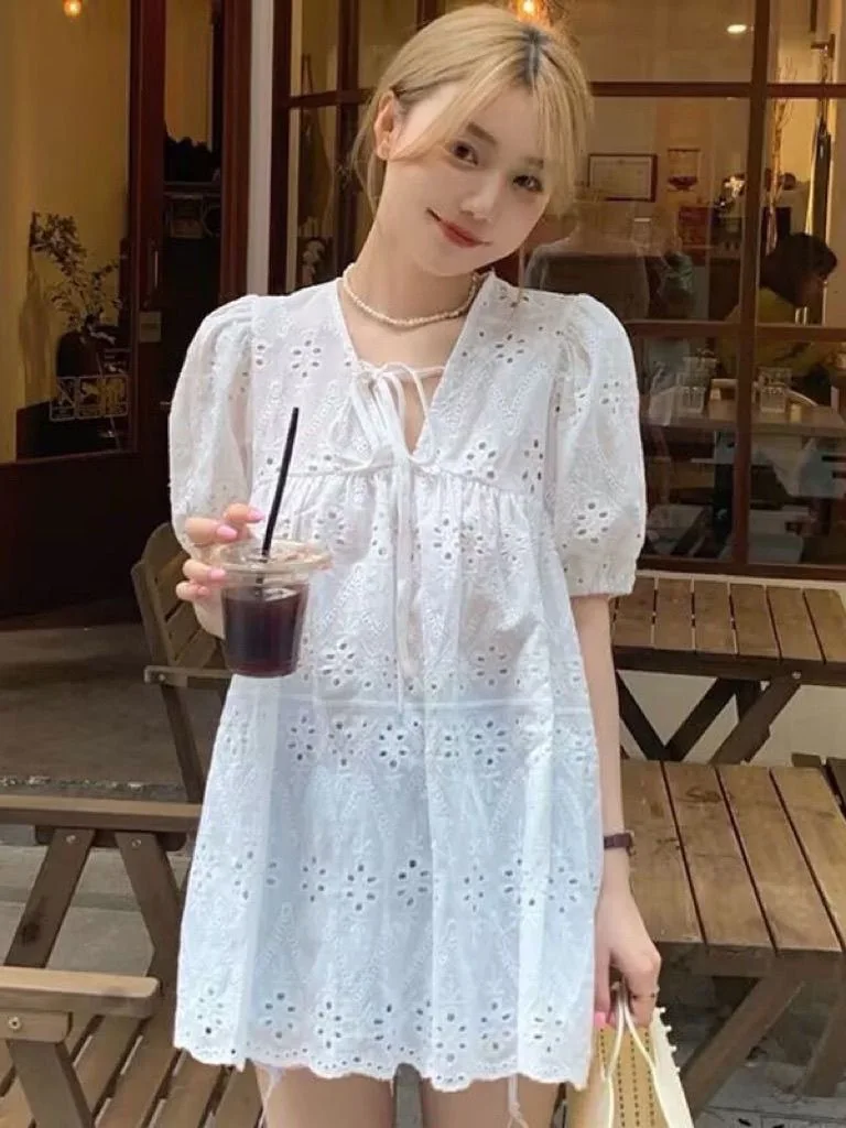 

Chic Lace Hollow out Bubble Sleeve V Neck Short Sleeve Shirt Women's Summer New Design Sensation Small Audience Fairy Top