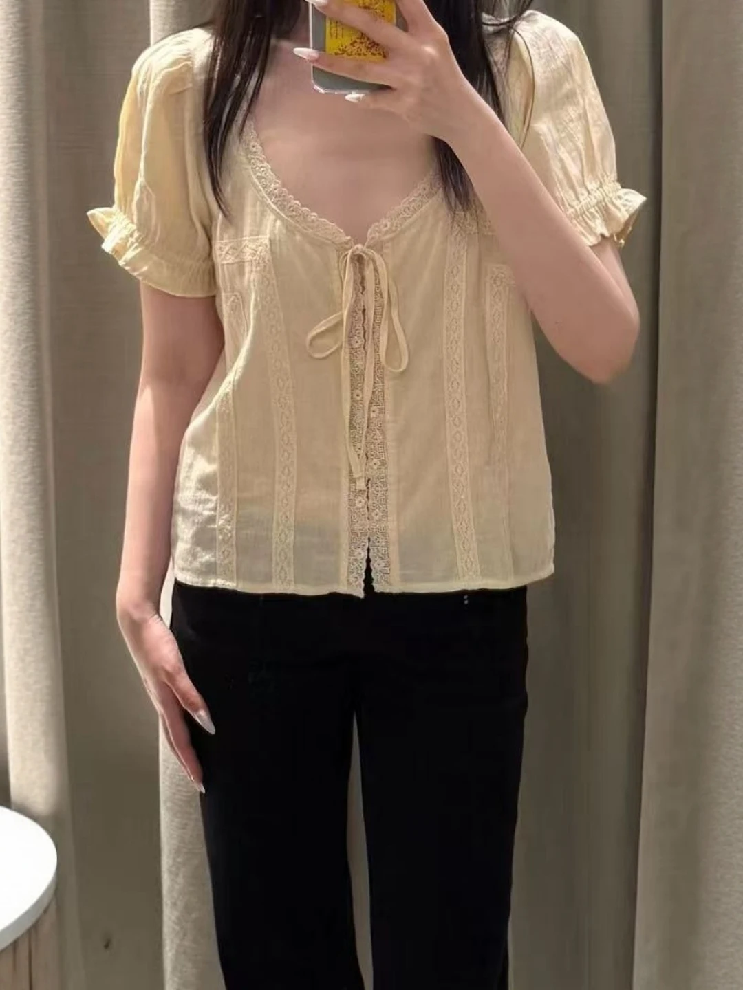 

Casual Sle Embroidered eer irt Women's Loose Fit Bubble Sve V-Ne ort Sve Button Decorative Belted Cover-Up