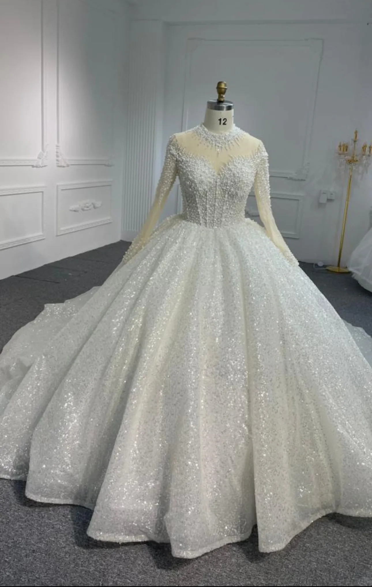 

Customized 2026 New Luxury Women's Wedding Dress Round Neck Long Sleeved Crystal Pearl Sequin Strap Large Skirt Vestido De Noiva