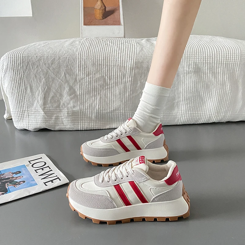 2024 New Women's Daily Leisure Golf Shoes Spring and Autumn Outdoor Walking and Running Shoes Beginner Golf Sports Shoes 35-40