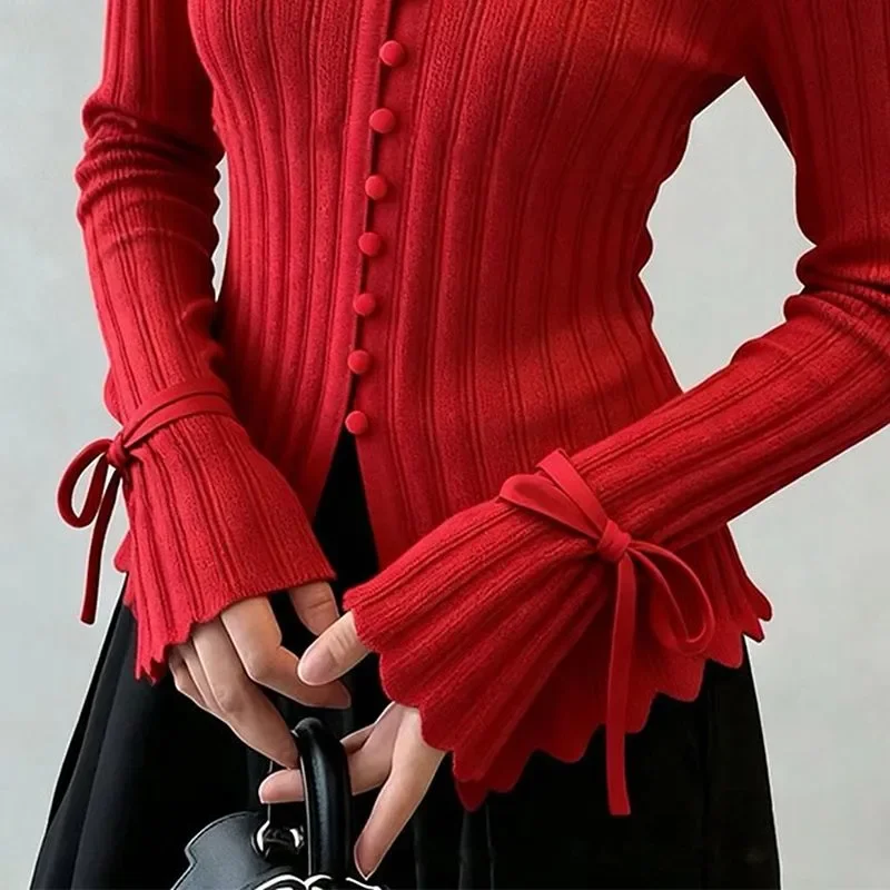 

Осень-зима, модный красный свитер с длинными рукавами и шнуровкой на шнуровке, женский темпераментный эластичный тонкий топ с пуговицами