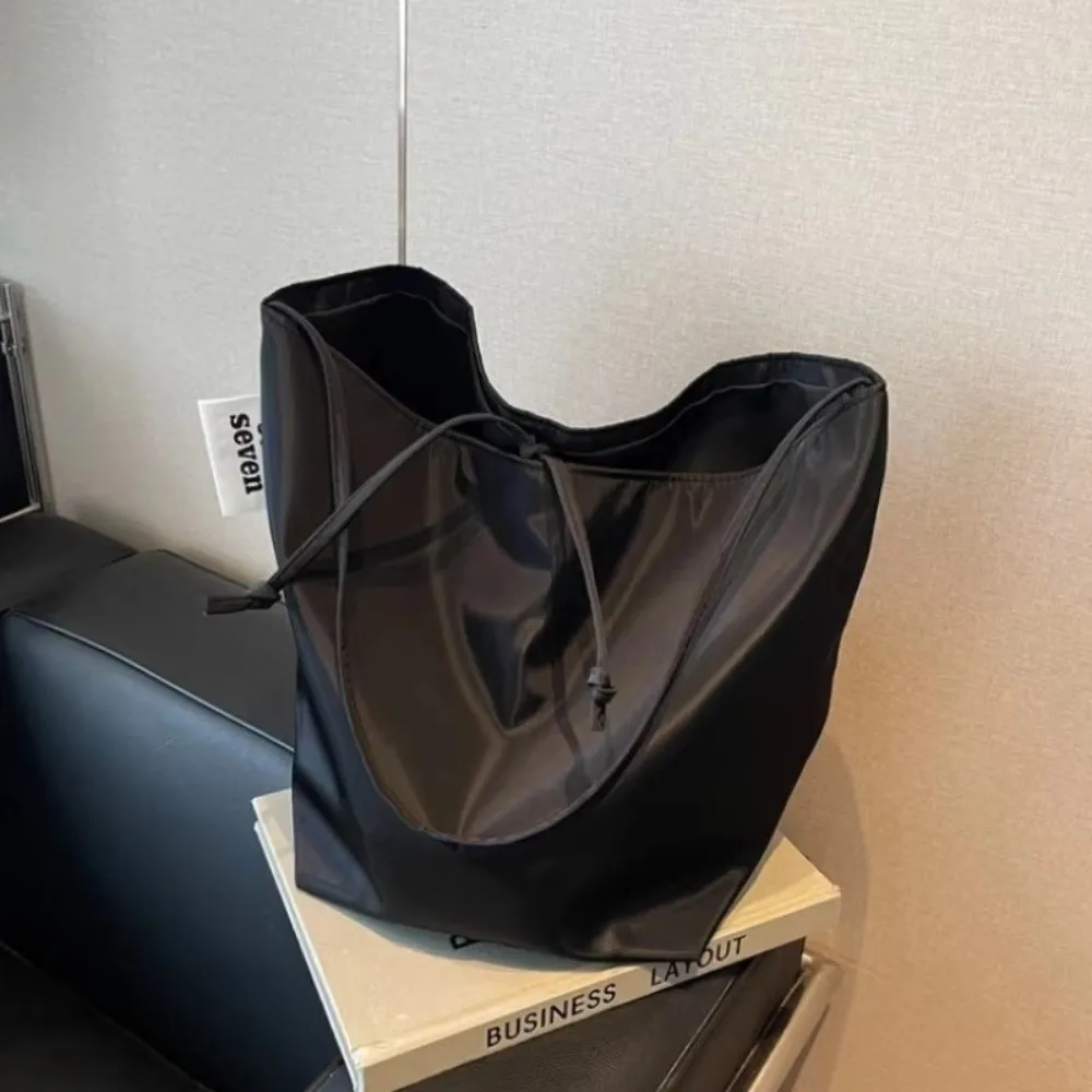 

Мягкая нейлоновая однотонная дизайнерская сумка-тоут большой вместимости, простая и стильная, хит продаж, универсальная модная сумка через плечо