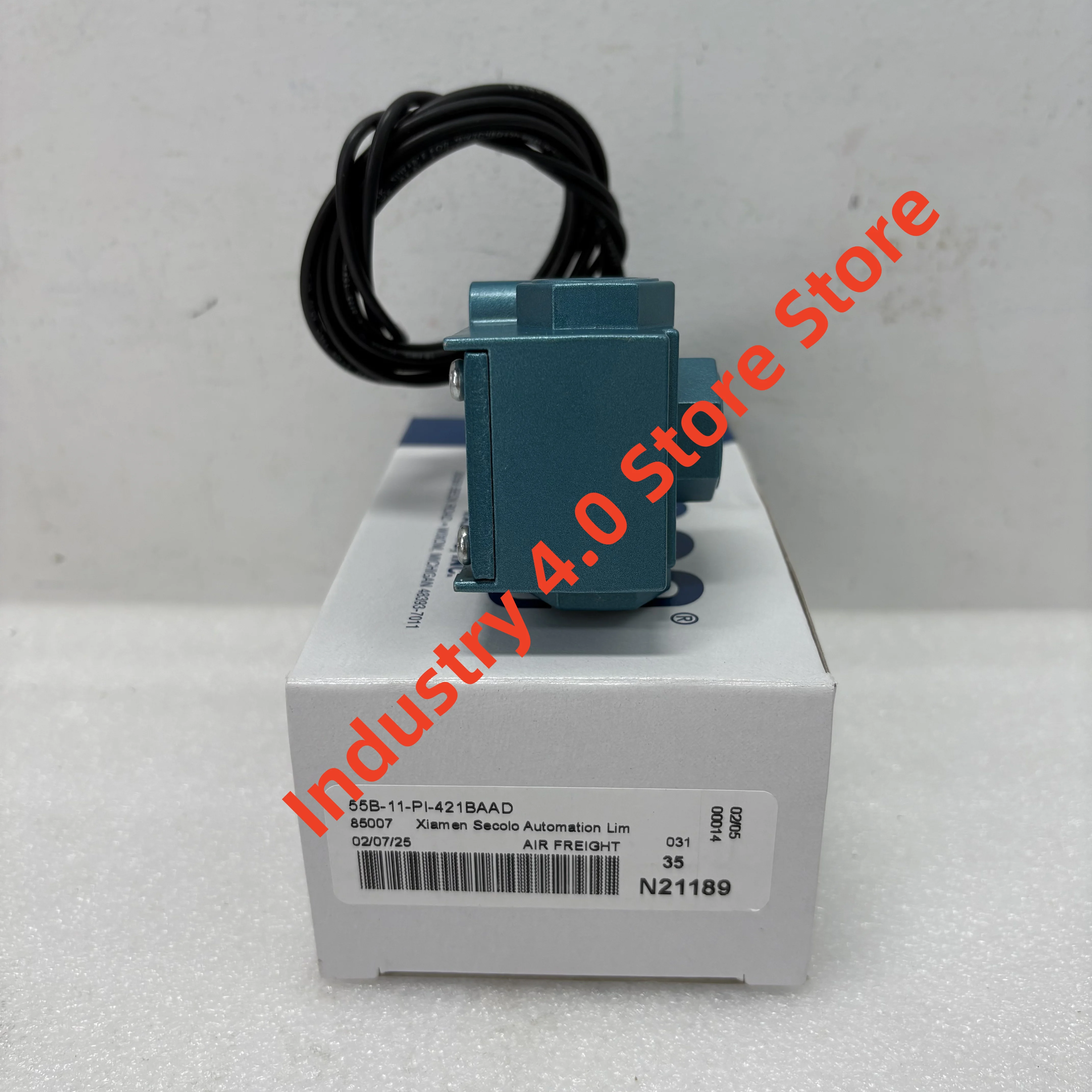 상자에 새 제품 55B-11-PI-421BAAD 55B-12-PI-421BAAD 전자 자기 밸브