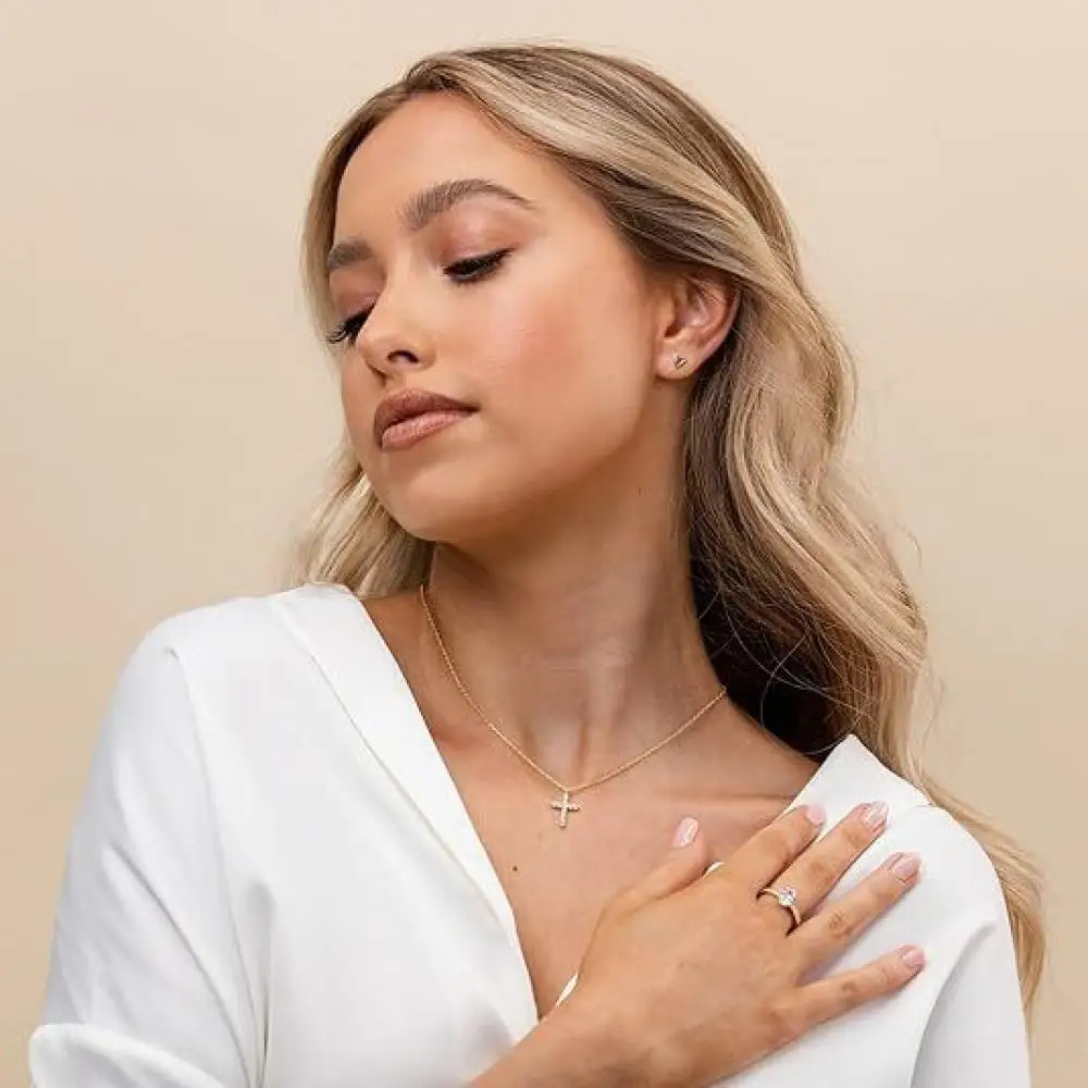 

Hot-Selling Vintage Simple Necklace Female Copper Plated Real Gold Inset Zircon Exquisite Small Cross Necklace Jewelry Gift