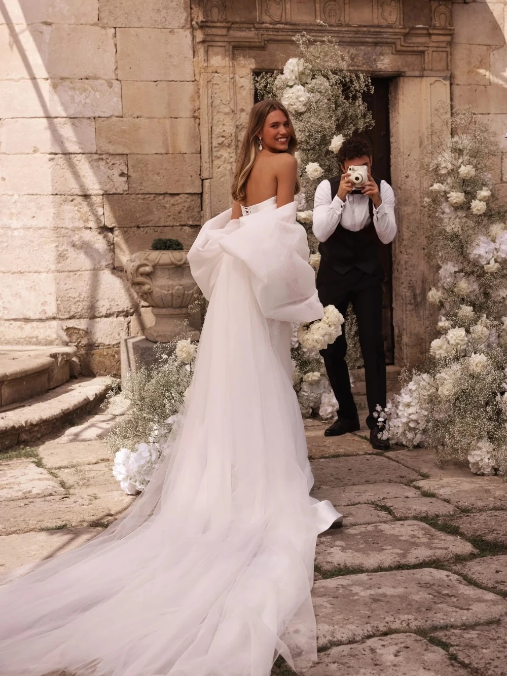 Romantic Strapless Satin Wedding Dress with Cape Ivory Floral Details Bridal Gown Elegant New Arrival Mermaid Customized Wear