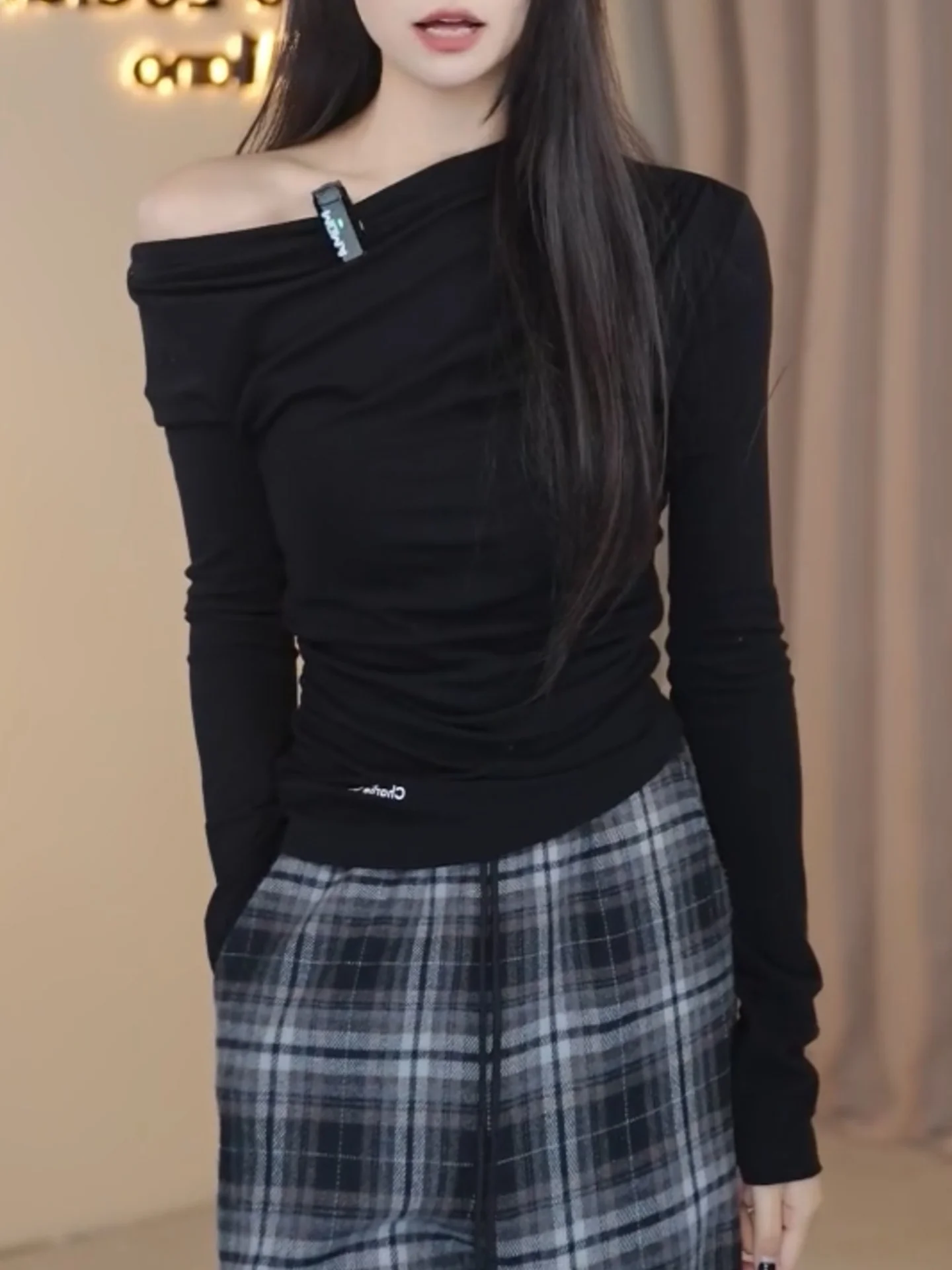

Bla Spicy Girl Long Sve Base irt Women's Autumn Winter Slimming Folded oulder Design Casual Comfortable Inner Wear