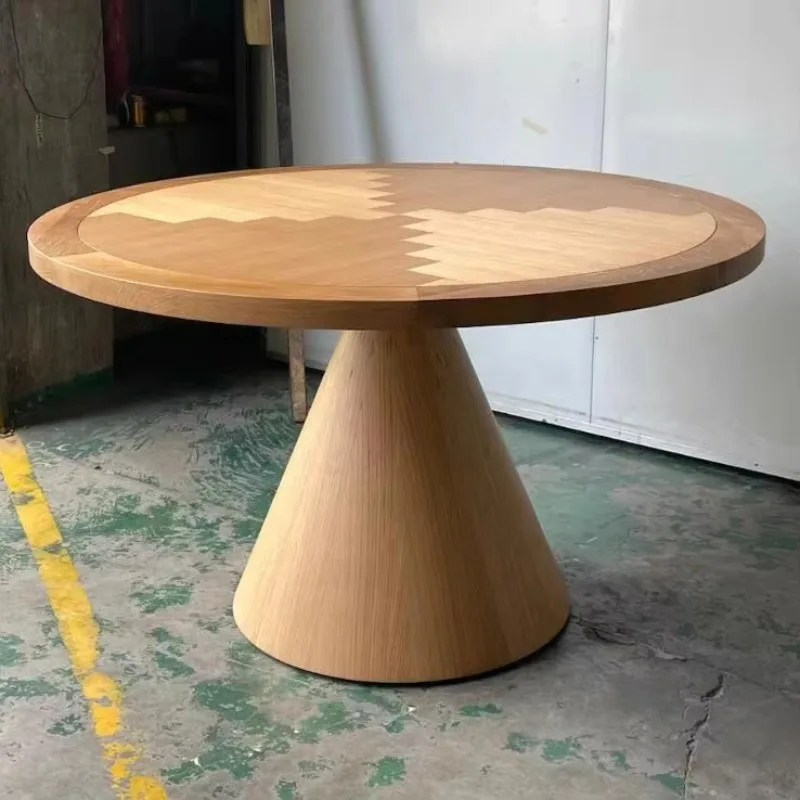 

Solid oak round dining table, French retro simple table and chair combination, suitable for family dining hotels