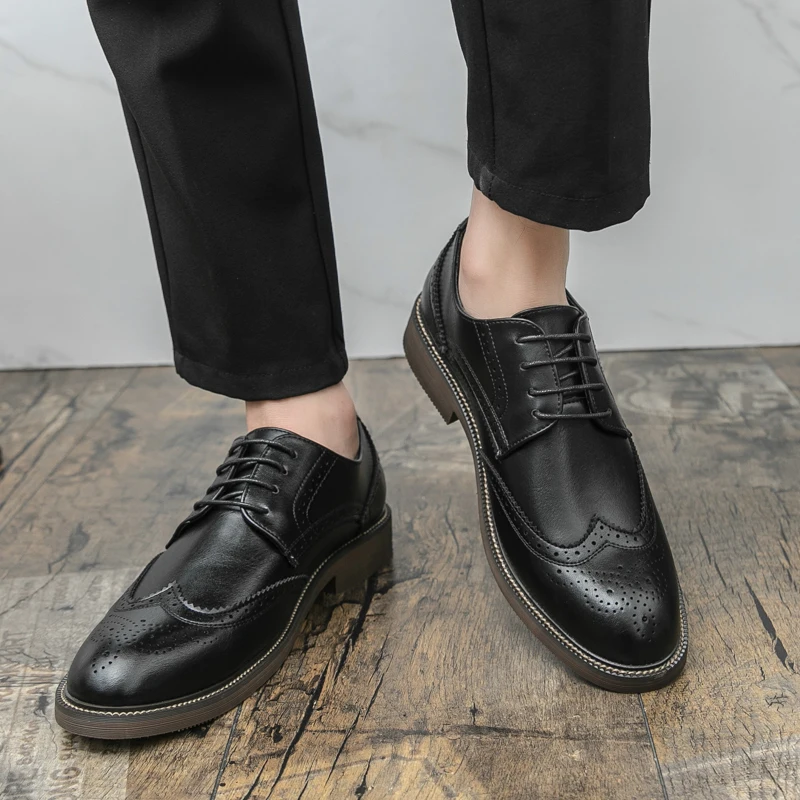 

Ретро-туфли из кожи - мужские британские деловые туфли с гравировкой, на шнуровке, с мягкой подошвой, модные, стильные, повседневные.