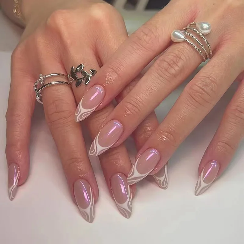 24枚入りミディアム丈フレンチアーモンド型つけ爪、赤い花柄デザイン、再利用可能なフルカバーネイルチップ