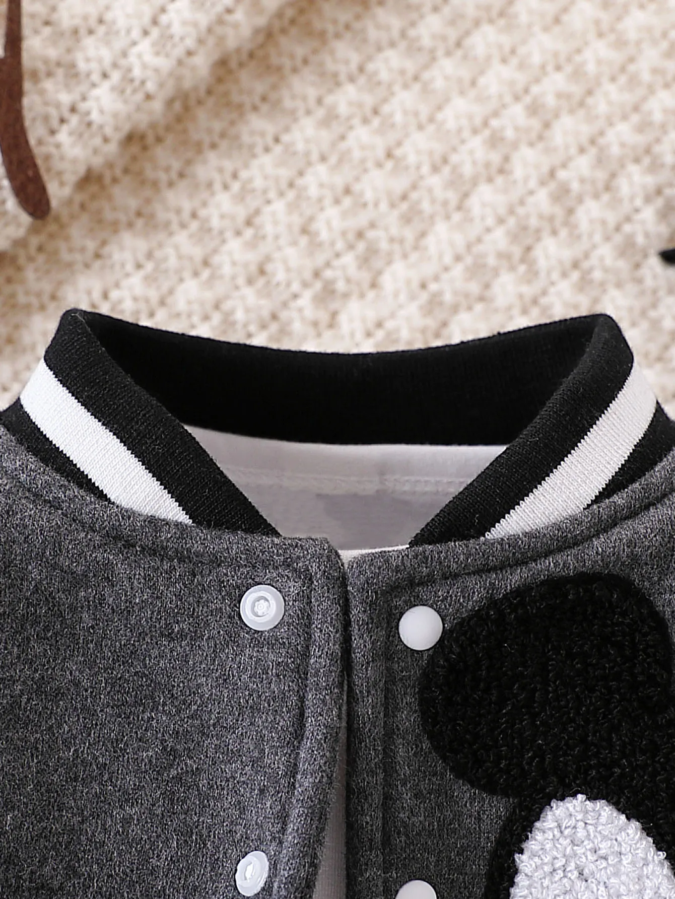 قطعة واحدة للأطفال الأولاد على الموضة بنمط حيوانات كرتونية وجيب ربطة عنق وأكمام طويلة سترة خارجية للخريف والشتاء