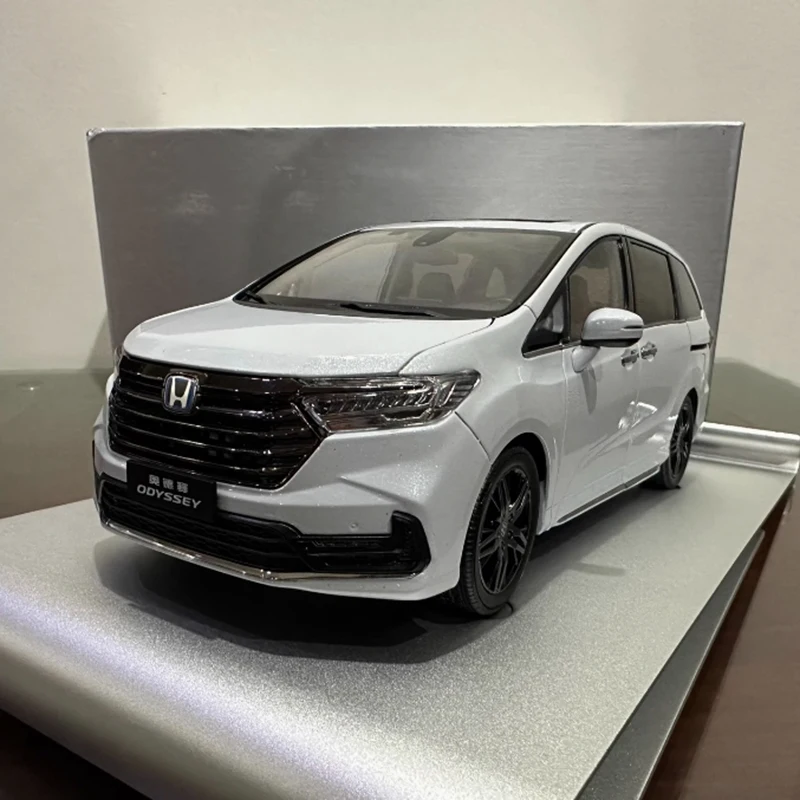 Orignial Diecast Alloy 1:18 Scale HONDA ODYSSEY Hybrid 2022 Car Model Classic Collection Display Ornament Gift Souvenir