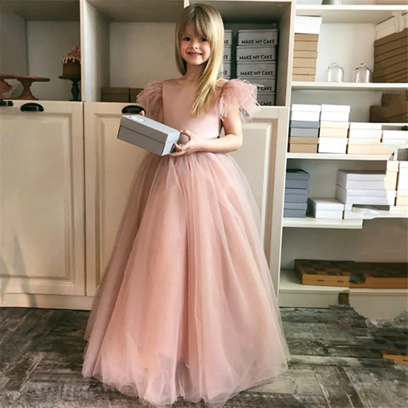 

Customized Flower Girl Dresses Pink Tulle Puffy Satin Pattern Appliques With Bow Feather Sleeve For Weding Birthday Banquet Gown