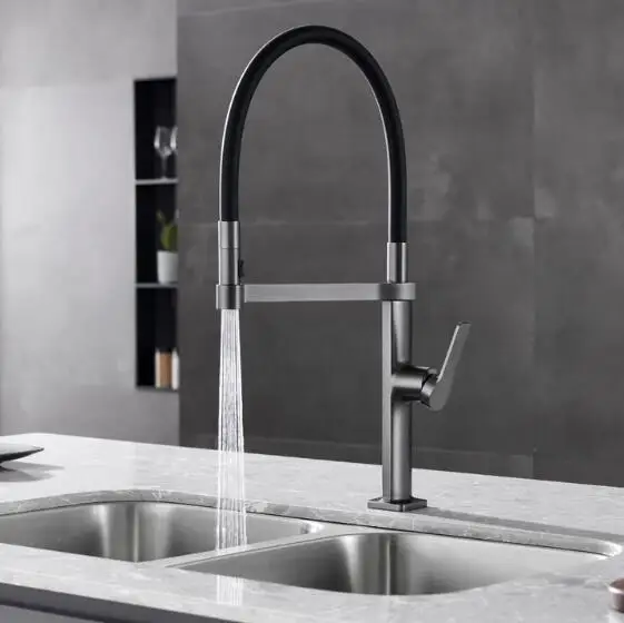 

New Solid Brass Kitchen Faucet Pull Out Down Sink Mixer Tap 360 Swivel Spout Hot and Cold Water Torneira,Matte Black Chrome