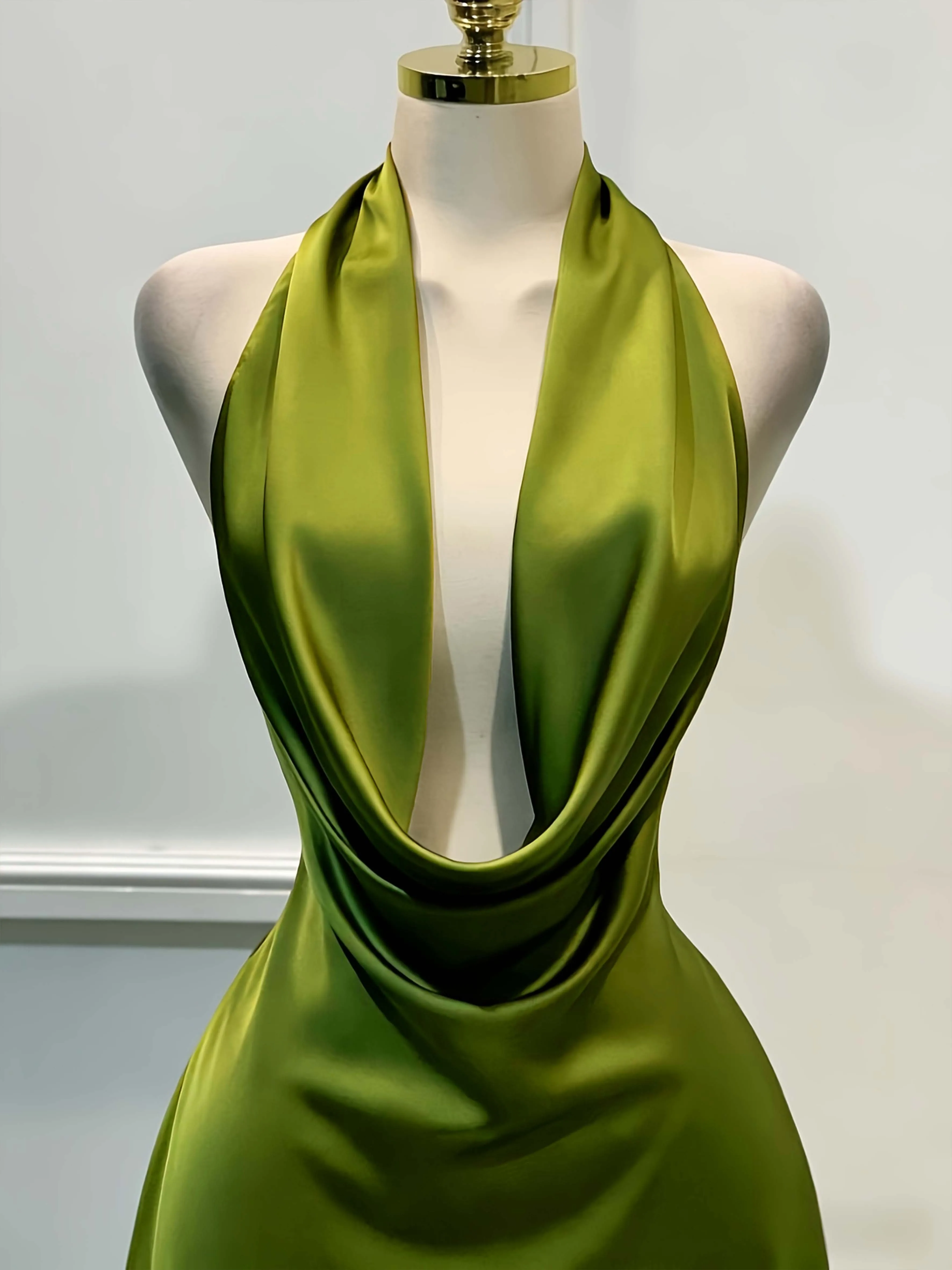 Thumbnail 3 - #5 Latest Midi Dresses Offers