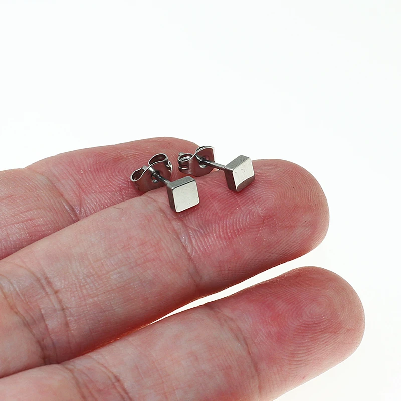 Edelstahl-Quadrat-Ohrringe mit polierter Stahloberfläche, 3/4/5 mm, farbecht, hypoallergen, Schmuck – Detail 6