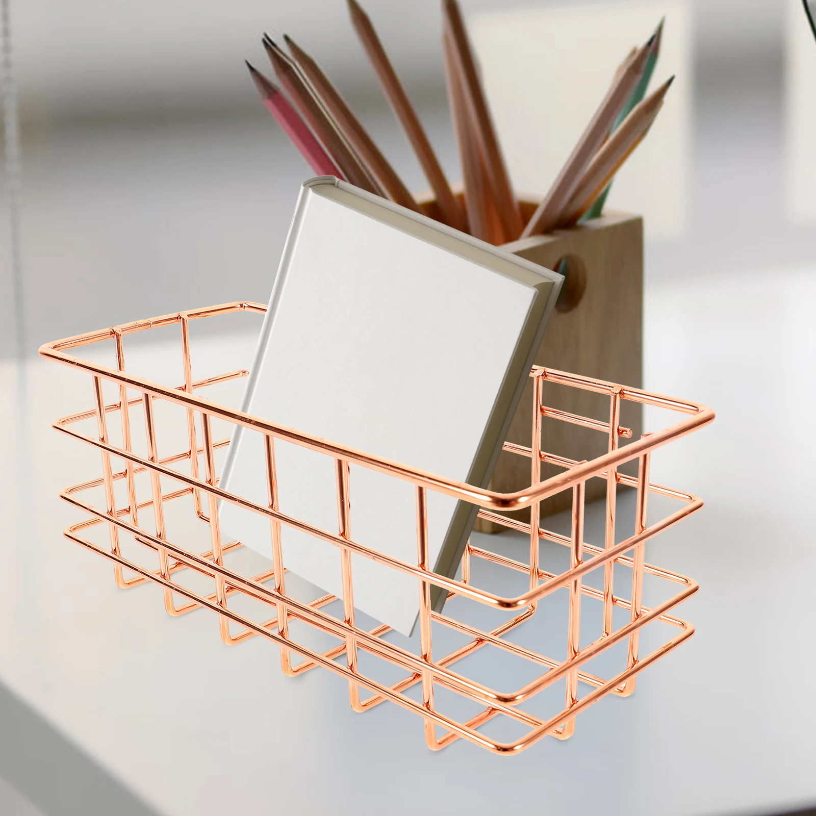 

Nordic Iron Hanging Basket Rose Gold Desktop Storage Makeup Case Multi Use Cosmetics Basket For Desk Toiletries ganizing