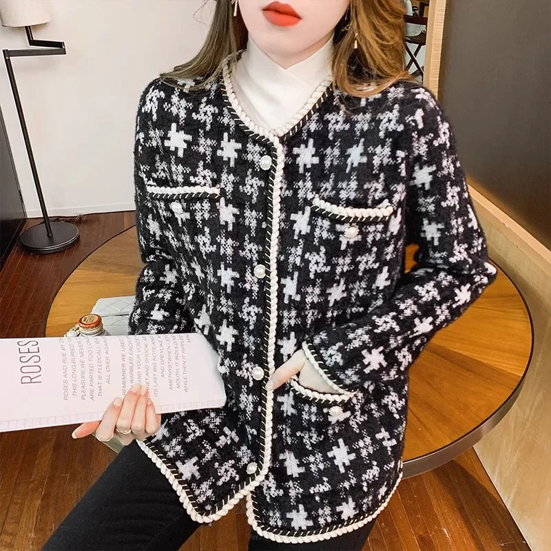 French Style Small Fragrance Knitted Sweater Short Jacket For Women, 2024 Autumn And Winter Warm Temperament Long Sleeved Loose