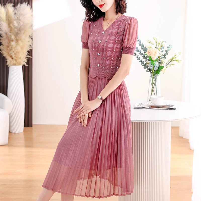 

2024 Spring New Three Mansion Pleated Magic Dress Women's Diamond studded Bead Slimming Print Elastic Large V-neck Dress