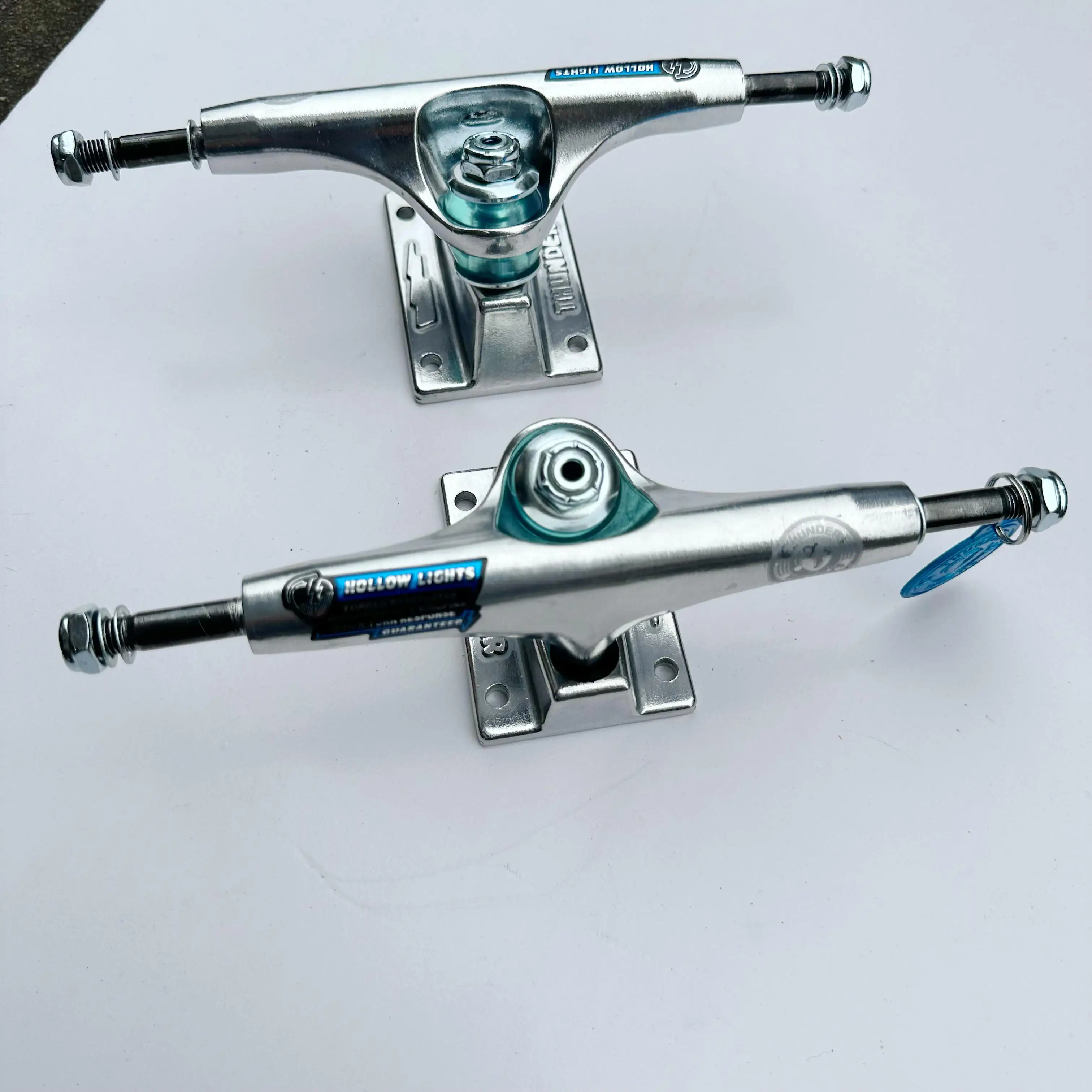 Original 5,25 Zoll Venture Thunder Mid Skateboard Trucks Egle Hohl gute Qualität Professional Level Skateboard Truck