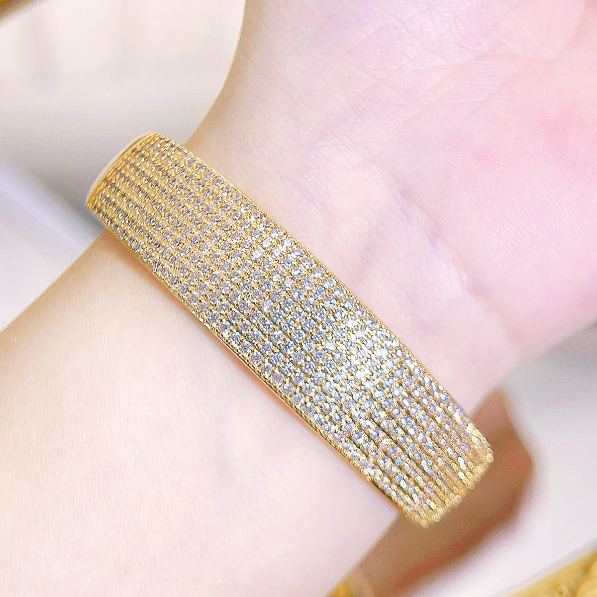 ANGELCZ High Grade Bridal Wedding Big Bangle  Golden Full Micro Pave Tiny AAAAA Cubic Zirconia Luxury Wrist Jewlery AB208