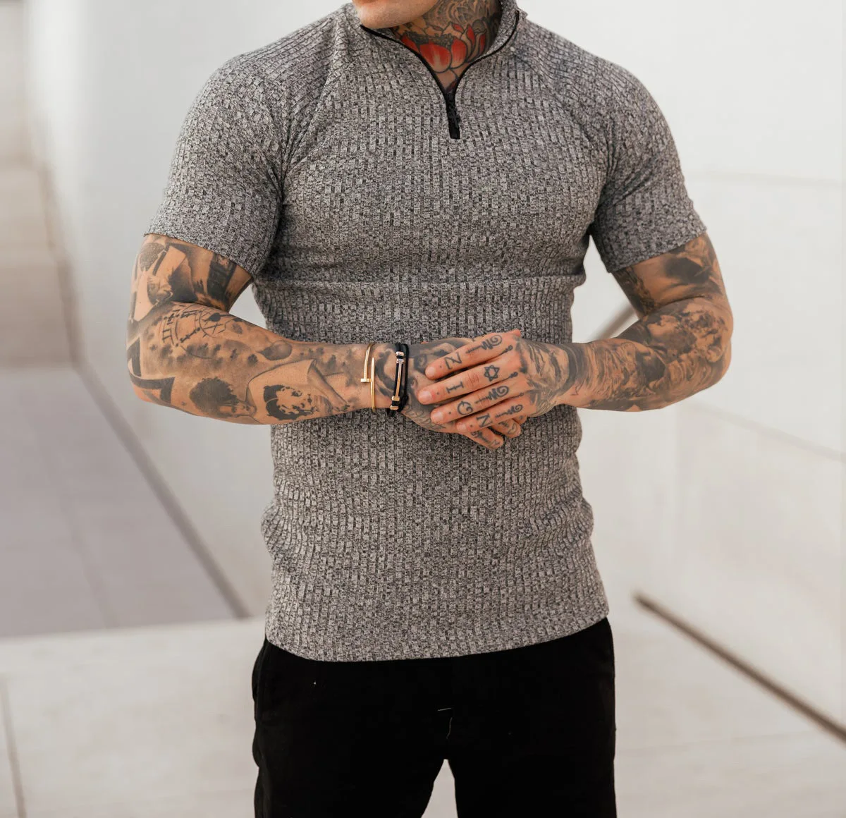 

New Men's Slim-fit Multi-color Zipper Standing Collar Polo Shirt Men's Casual Vertical Stripes Short Sleeve Youth Men's Wear