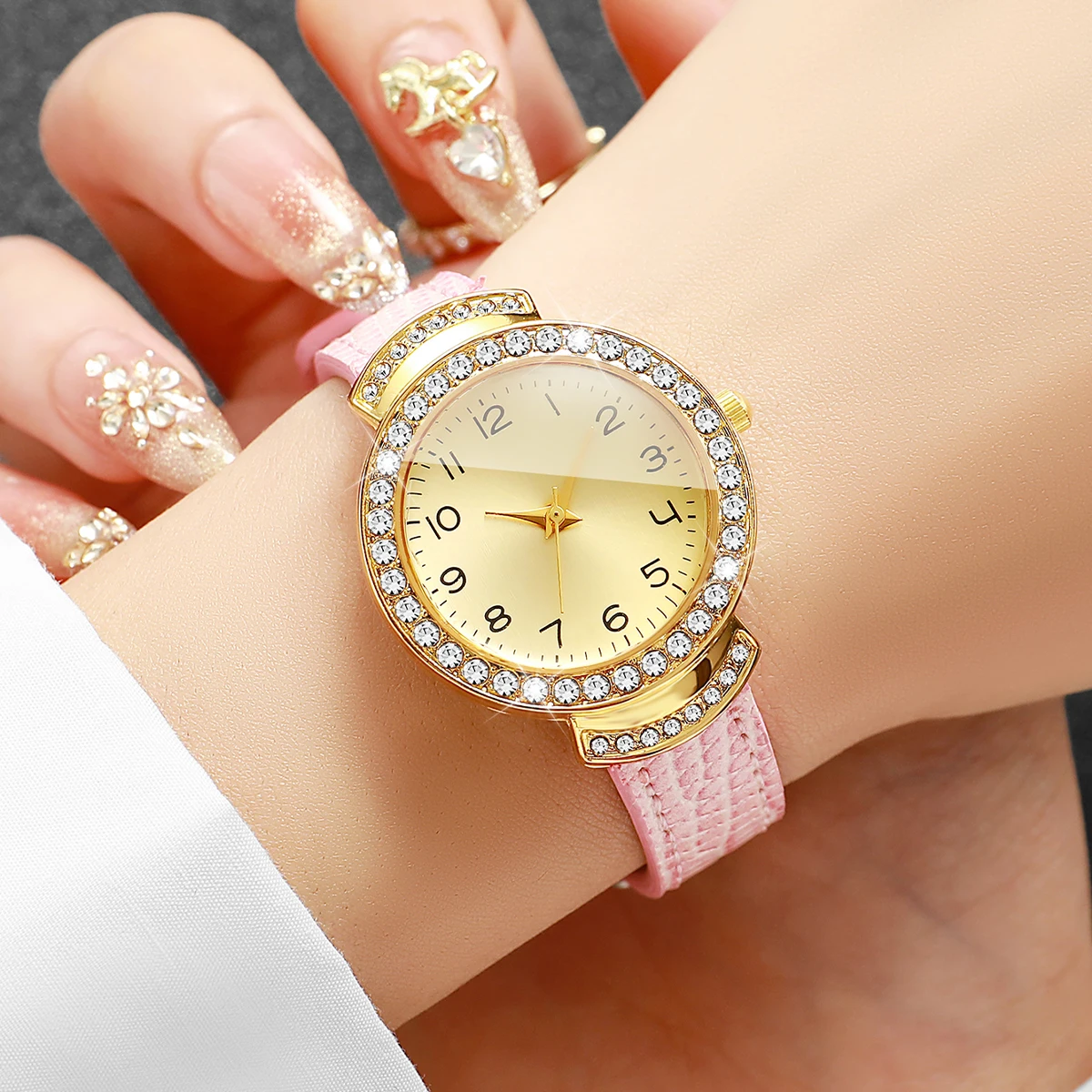 Fashion Rhinestone Arabic Dial Women Quartz Watch Pink Leather Strap Wristwatches Ladies Clock Relogio Feminino（Without Box）