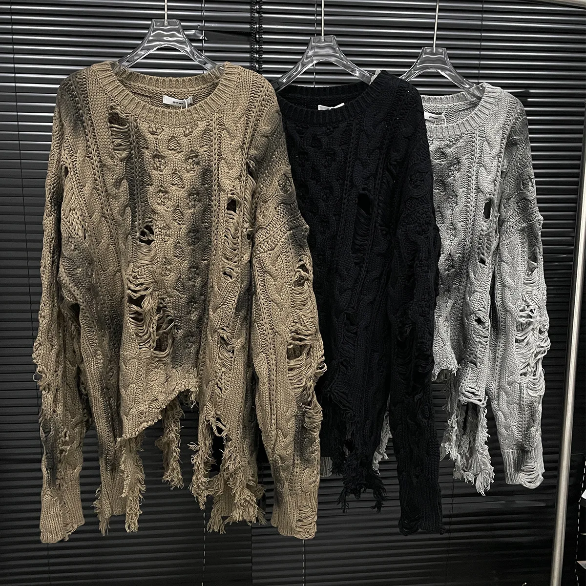 

2025 Fall Women Knitted Sweater American Retro Style Irregular Hole Design