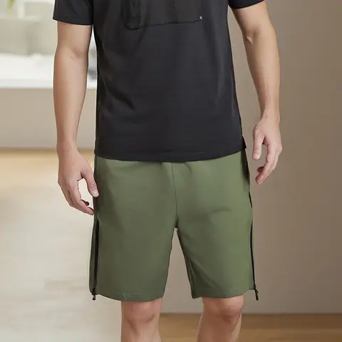 Lätta, snabbtorkande löparshorts för män med slits i sidan och ventilerande meshpaneler för gymträning 10 best sales herrshorts med sidoslit - №1