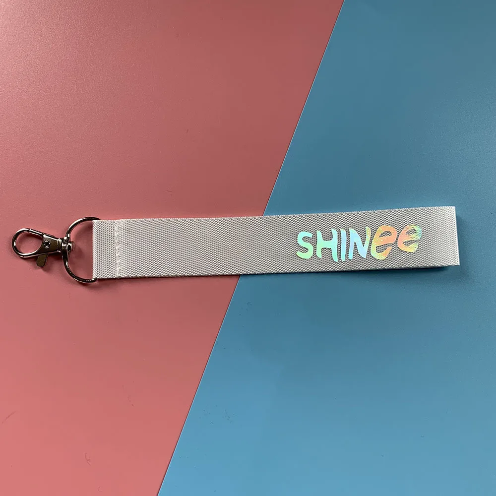 KPOP SHINee Keychain Laser LOGO Name Strip TAEMIN ONew MINHO KEY Keyring Phone Rope Bag Pendant Accessories Fans Collection 77d