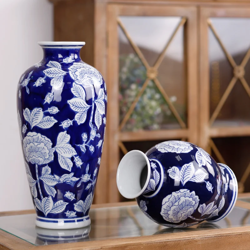Large size hand-painted blue and white antique figure pattern ceramic temple jar porcelain pot