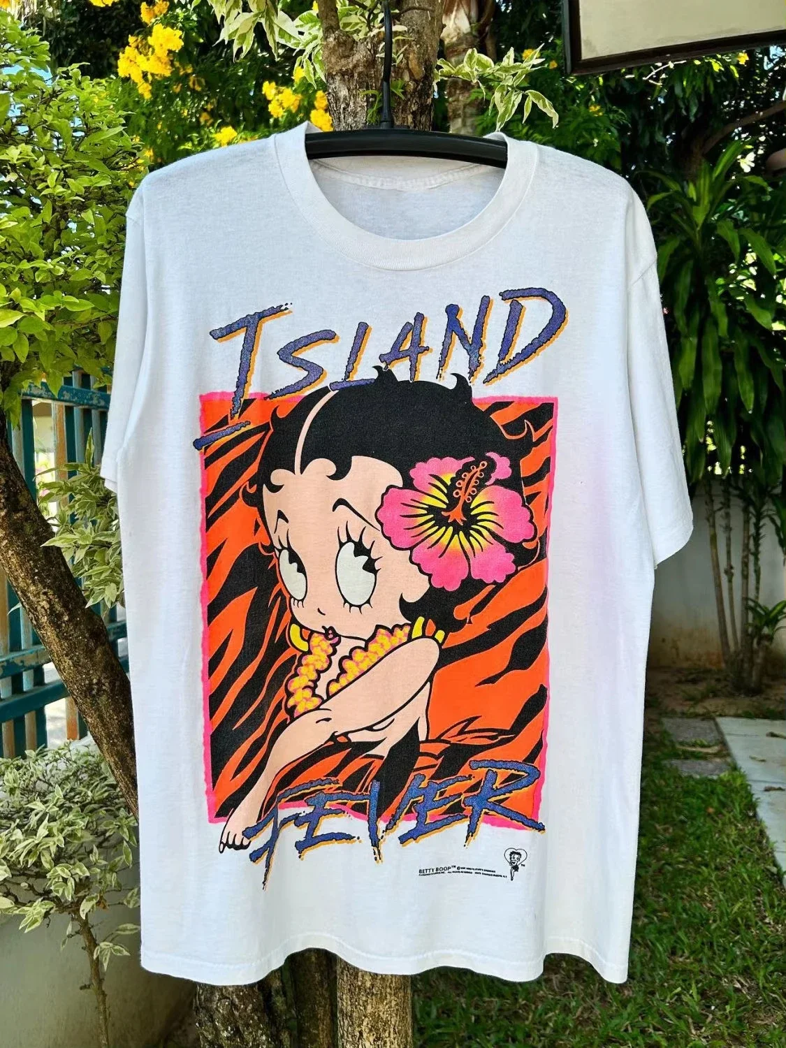 

Новинка 2025, хит продаж, Y2k, большая винтажная энциклопедия, летняя женская футболка с коротким рукавом и куклой Бетти, индивидуальный логотип