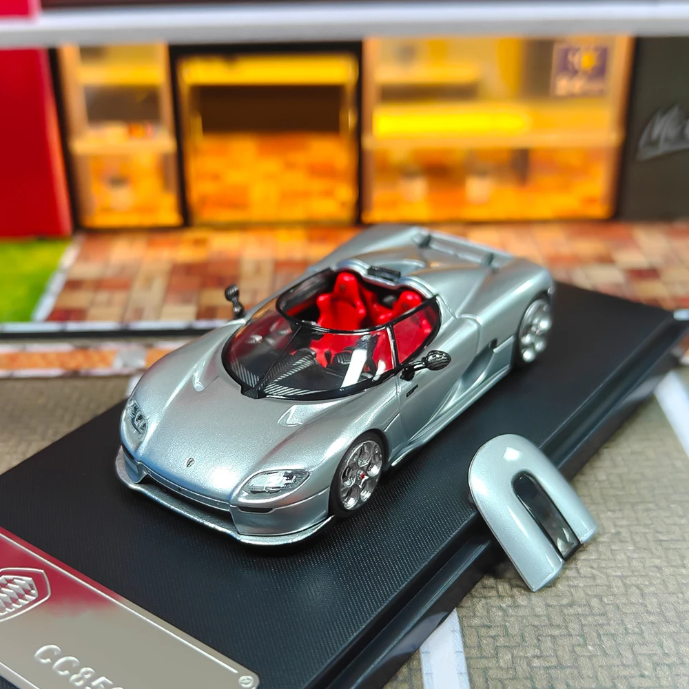 

Rhino Model CC850 Super Silver 1:64 Scale Diorama Diecast Model Car