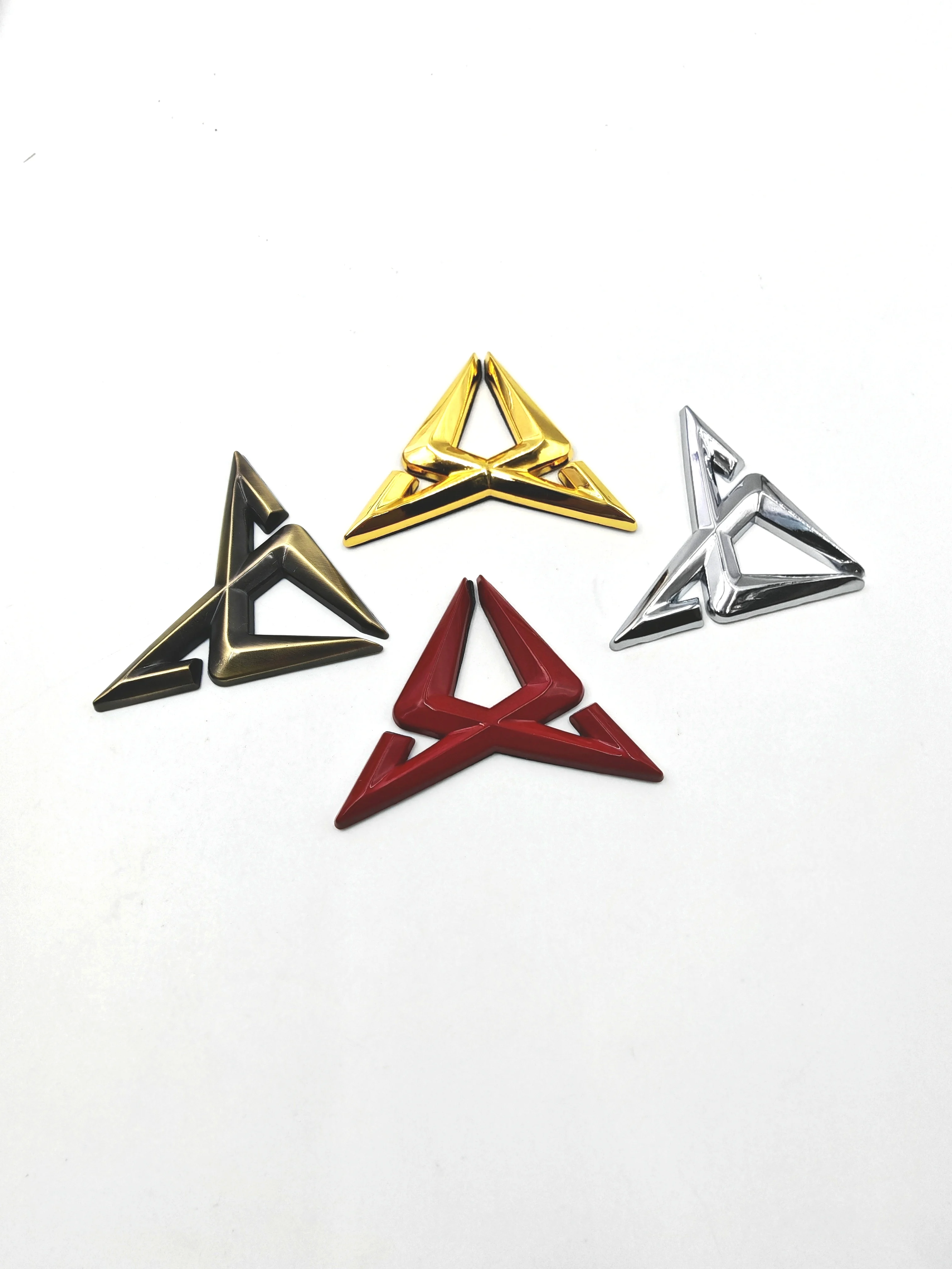 Emblème de voiture triangulaire en métal 3D, autocollant universel pour carrosserie, coffre, décoration de voiture, moto, 6 couleurs disponibles