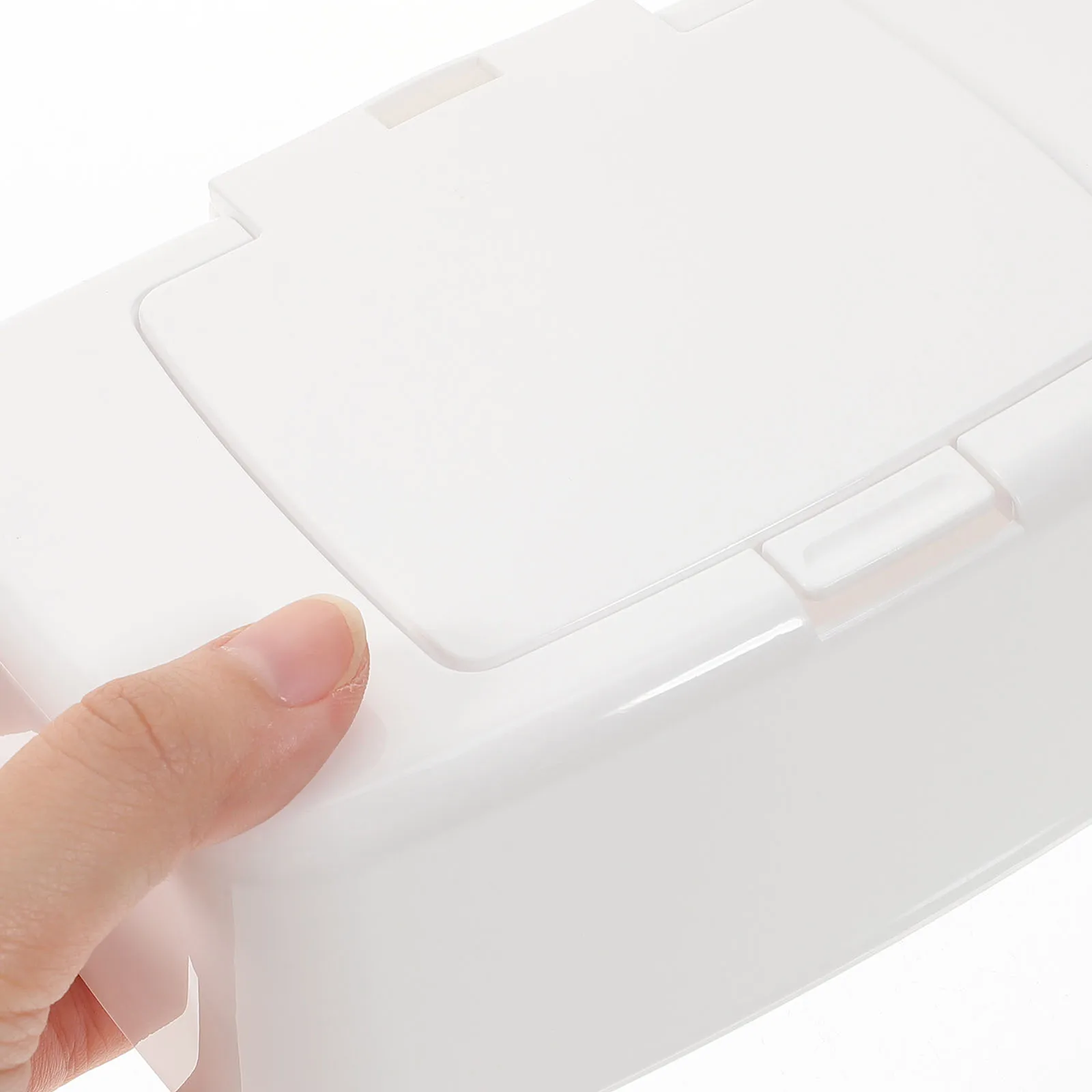 

2PCS Portable Wet Wipes Dispenser Travel Case Refillable Lightweight Storage Reusable Button Design for Stroller