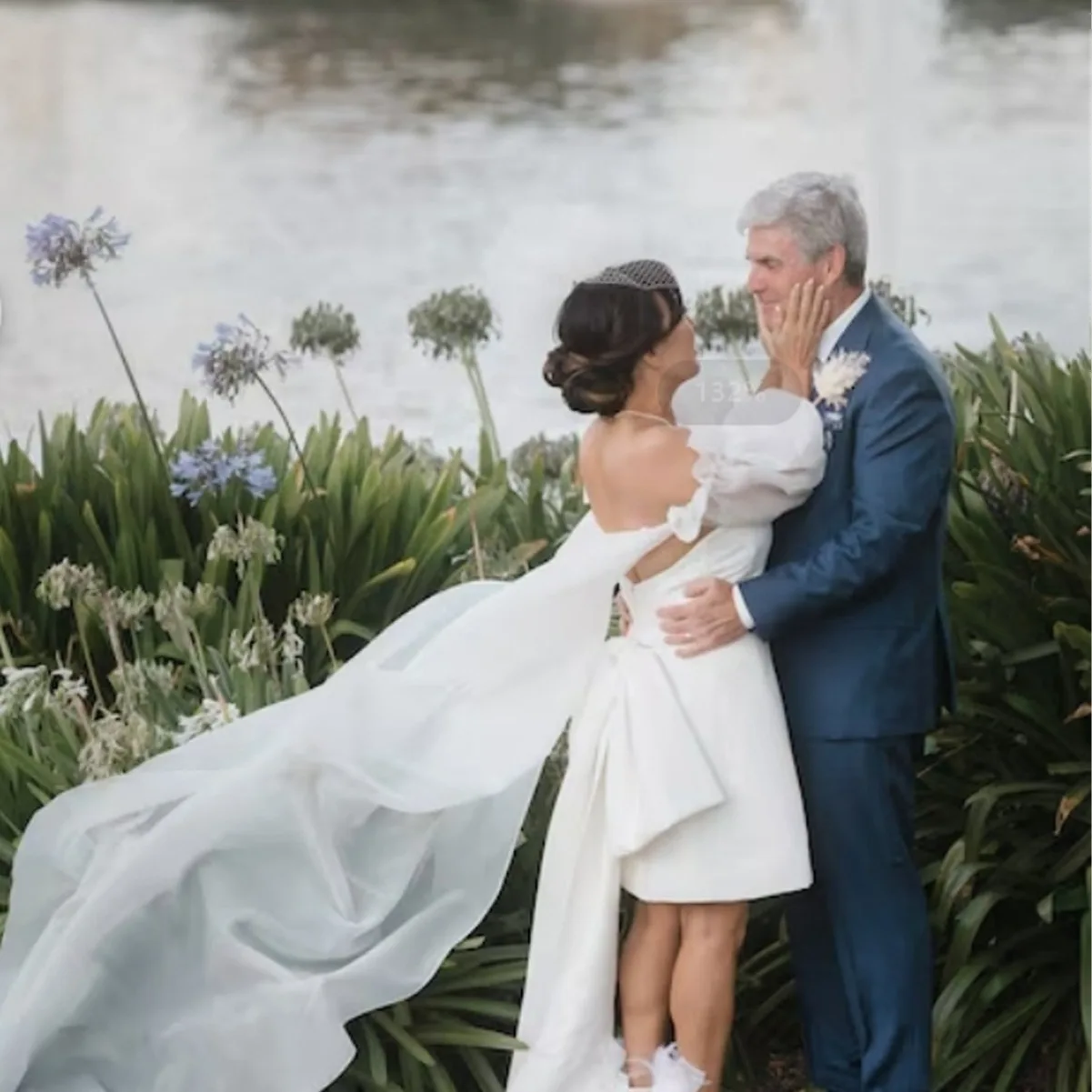 

Элегантная накидка из органзы с пышными рукавами, шаль невесты с длинным шлейфом для фотографии, свадебное платье, шаль, аксессуар, подарок подружке невесты