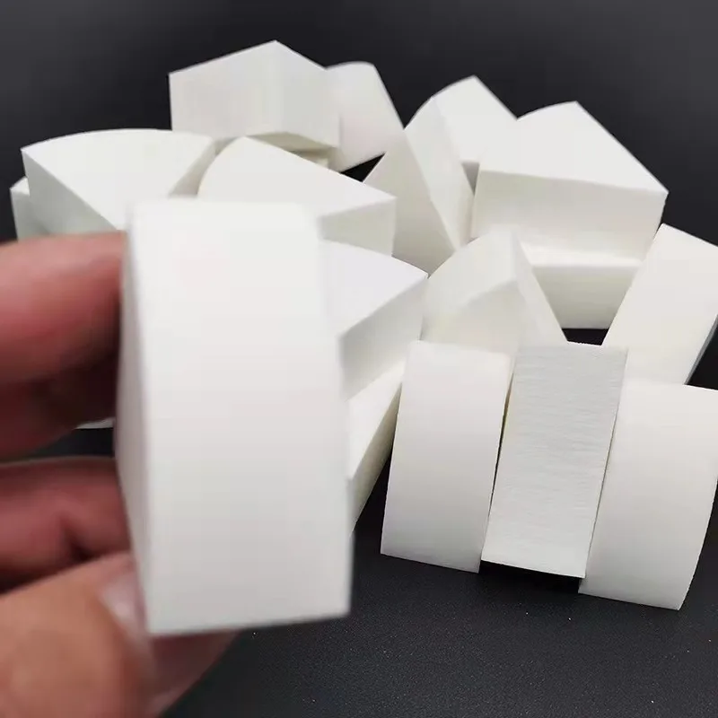 TriangularMakeupSpongeDry&Wet Dual-UseFoundationBlenderNon-AbsorbentSavesFoundationMinimalExpansionDurableHalloweChristmasMakeup