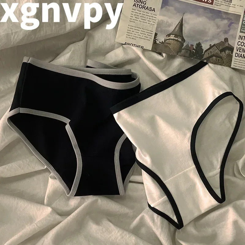 xgnvpy Sport cold wind ins simple girls underwear mid-waist day black and white cotton women's triangle pants