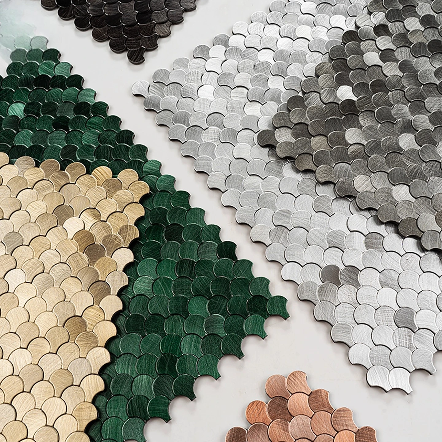 Mosaico 3D de Metal y aluminio, Panel en forma de abanico, pegatina de pared autoadhesiva dorada abstracta, impermeable, azulejo