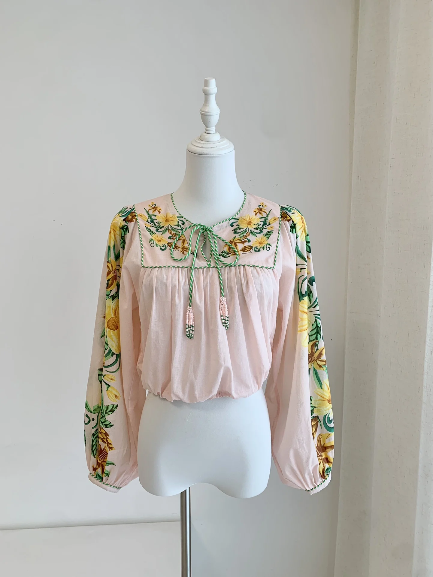 

2025 Fashion Pink Long Sleeve Embroidery Floral Print Woman Blouses