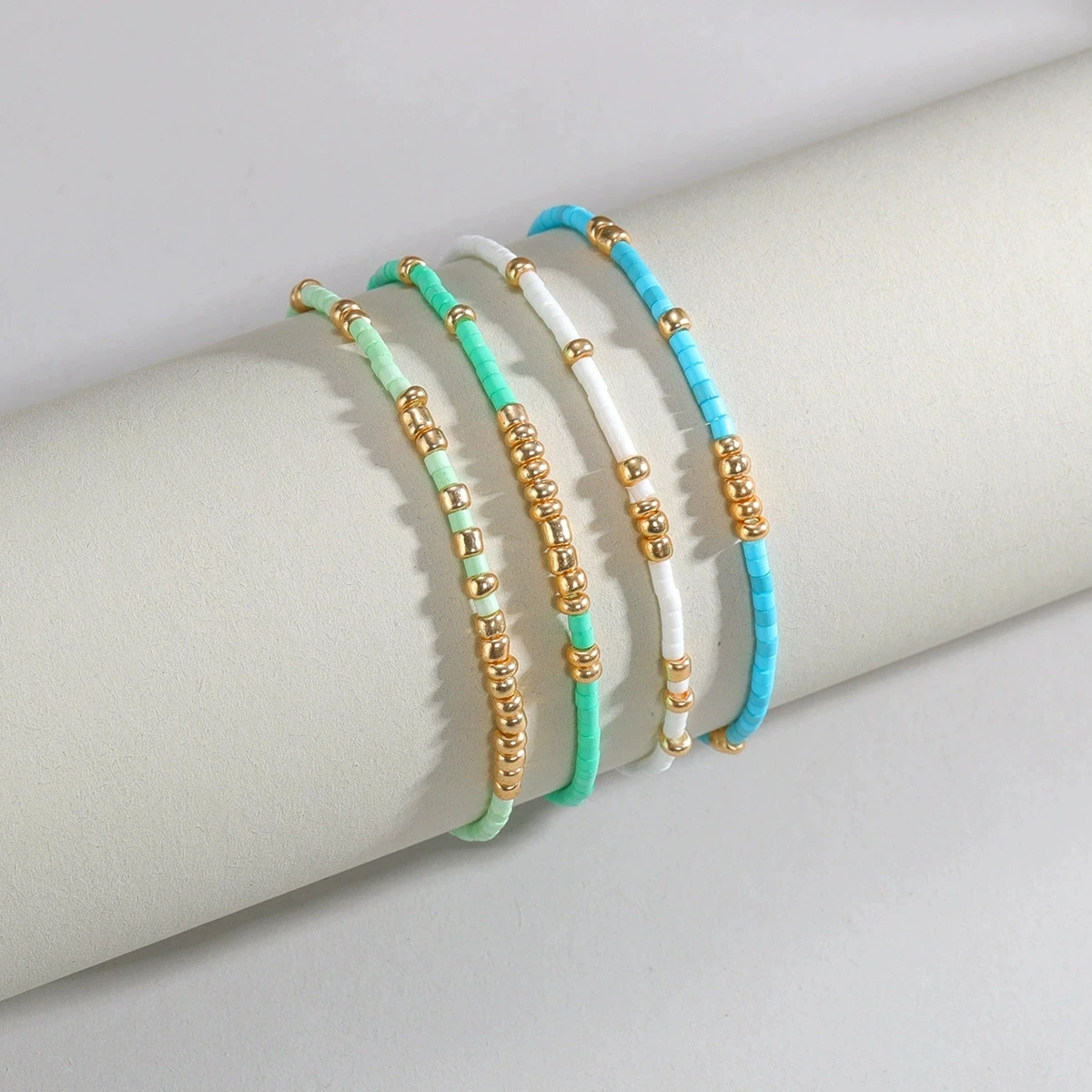 4-teiliges Boho-Armband-Set mit Stretch-Armbändern und Perlen für Damen, goldfarbene, elastische Kette, handgefertigtes Armband, Damen-Sommer-Urlaubs-Schmuck – Detail 2