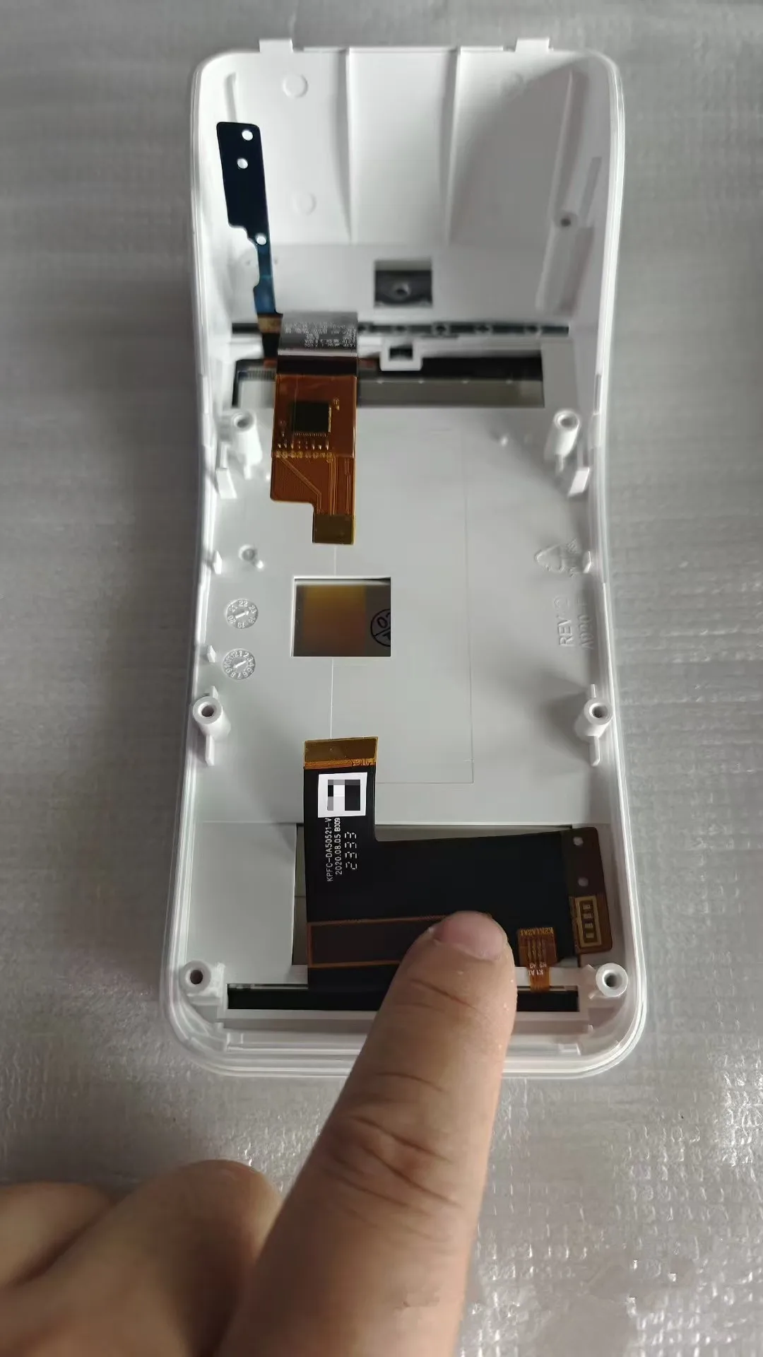 Рисунок 2 - ЖК-экран с рамкой для мобильного POS-машины PAX A920