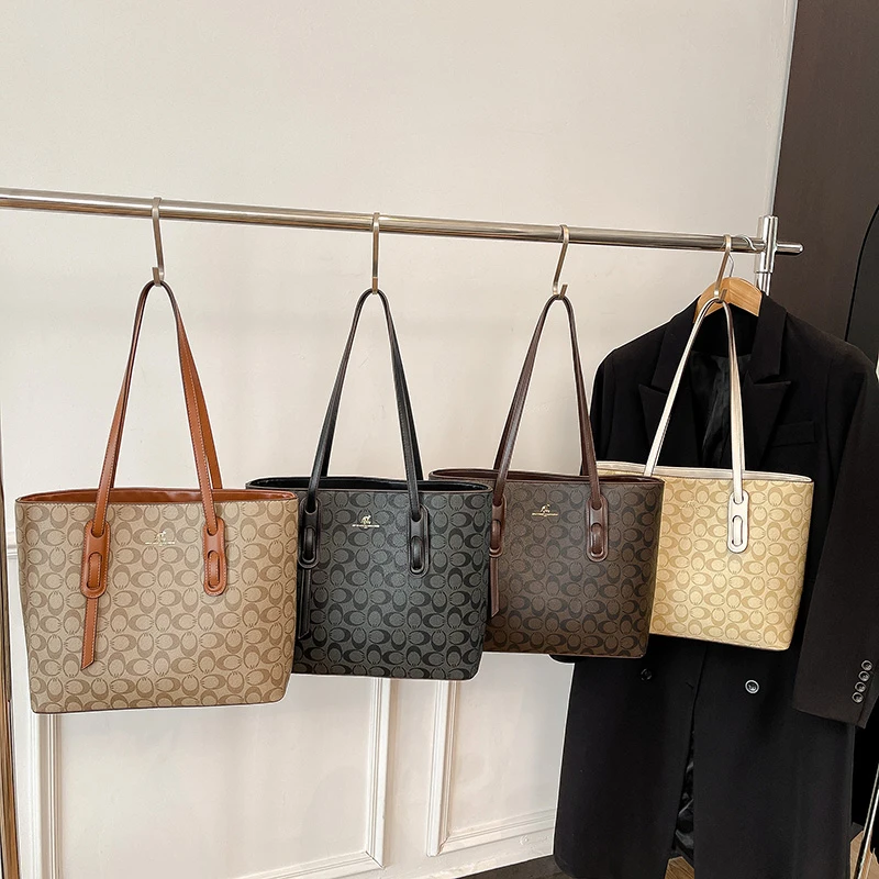 حقيبة كتف جلدية أنيقة للنساء، حقيبة كروس عملية من قبل المصمم الشهير، حقائب يد ذات علامة تجارية فاخرة