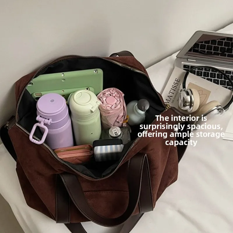 حقائب كروس بسيطة جديدة الملمس للنساء حقائب كتف عصرية من جلد الغزال سعة كبيرة حقيبة مدرب ترفيهية متعددة الاستخدامات غير رسمية