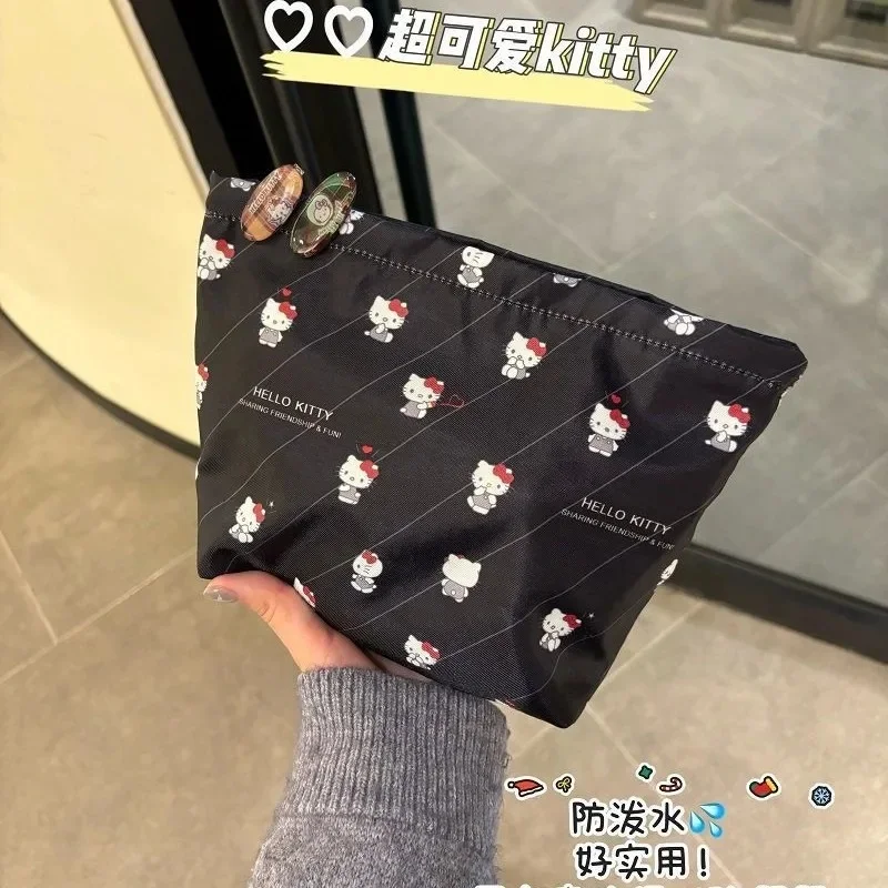 

Kawaii Hello Kitty Cute Black Large Capacity Anti Splash Makeup Bag Portable Toilet Storage Student Girl Gift Wholesale