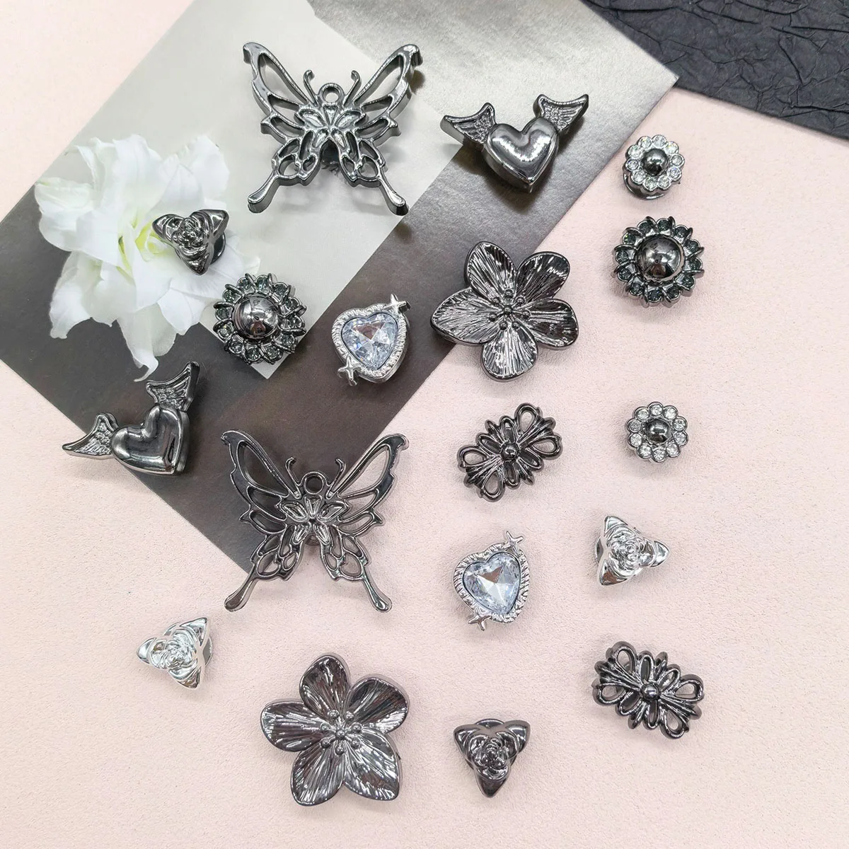 18PCS Punk Black Hollow Butterfly ABS Clog Shoe Charms Accessories Flower Shoe Buckles DIY Decorations Wing Heart Shoe Clips