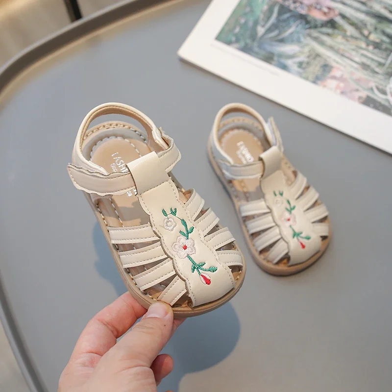 

Kids Hanfu Flat Sandals Summer Sweet Embroider Sandals for Pretty Girls Fashion Causal Children Cut-outs Walking Beach Sandals