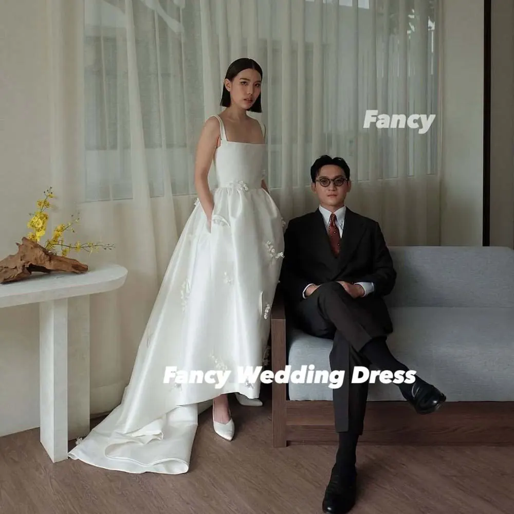 Abito da sposa coreano di lusso fantasia A Line Servizio fotografico Abito da sposa con fiocco in raso morbido Abiti da sera a coda lunga personalizzati