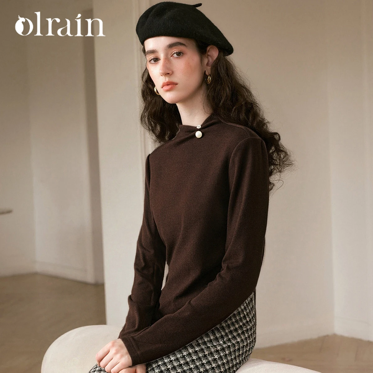 

OLrain Tops Beaded Button Women's 2025 Winter Turtleneck Office Wear Woman Slim Fit Pullovers Vintage Knitted Tops O57DT002505